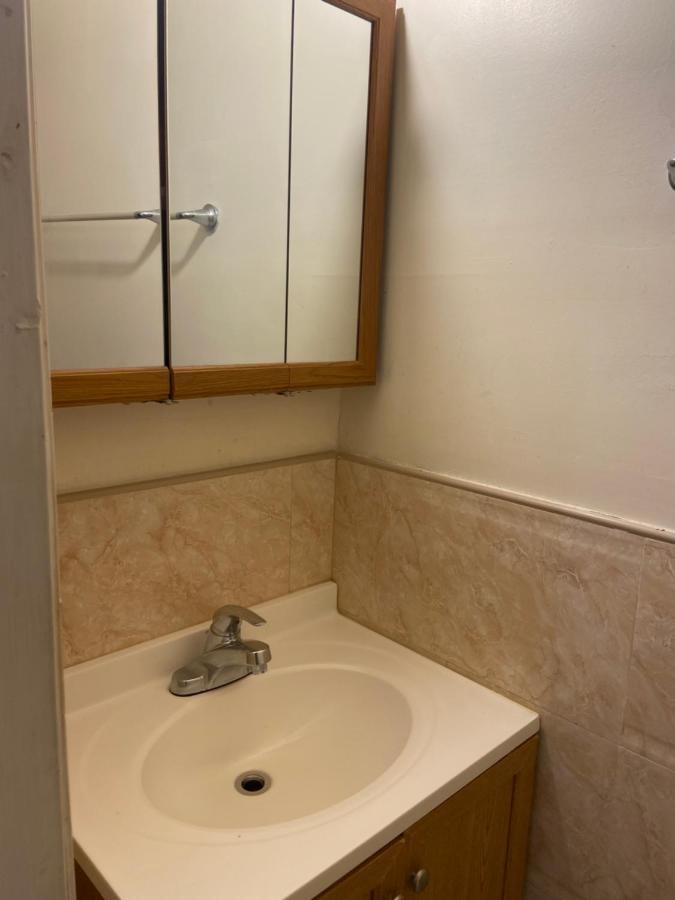 Guest house A Pleasant In Queens New York