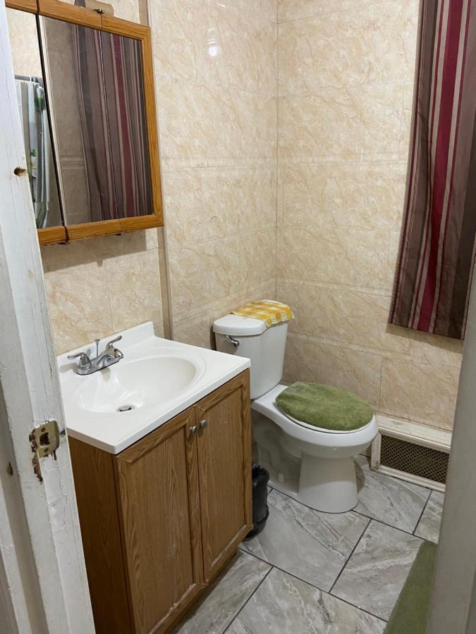 A Pleasant In Queens Guest house New York