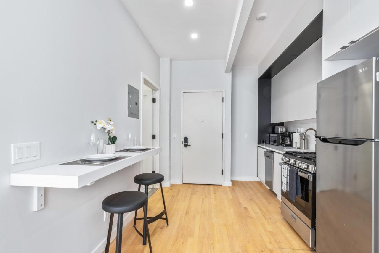 Maison Bella - Modern Studio W Charming Juliet Balcony Holiday home *