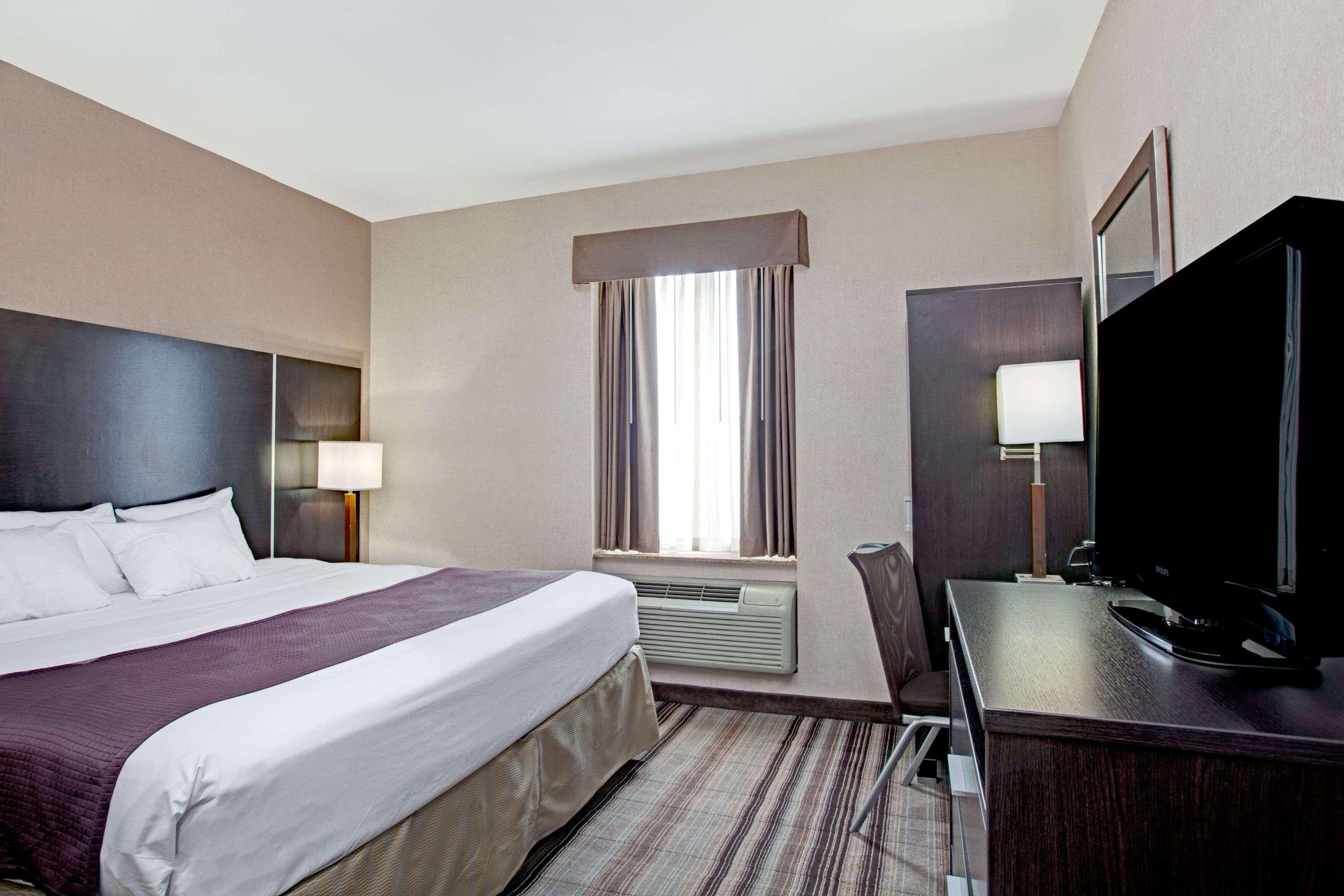 Days By Wyndham Jamaica / Jfk Airport