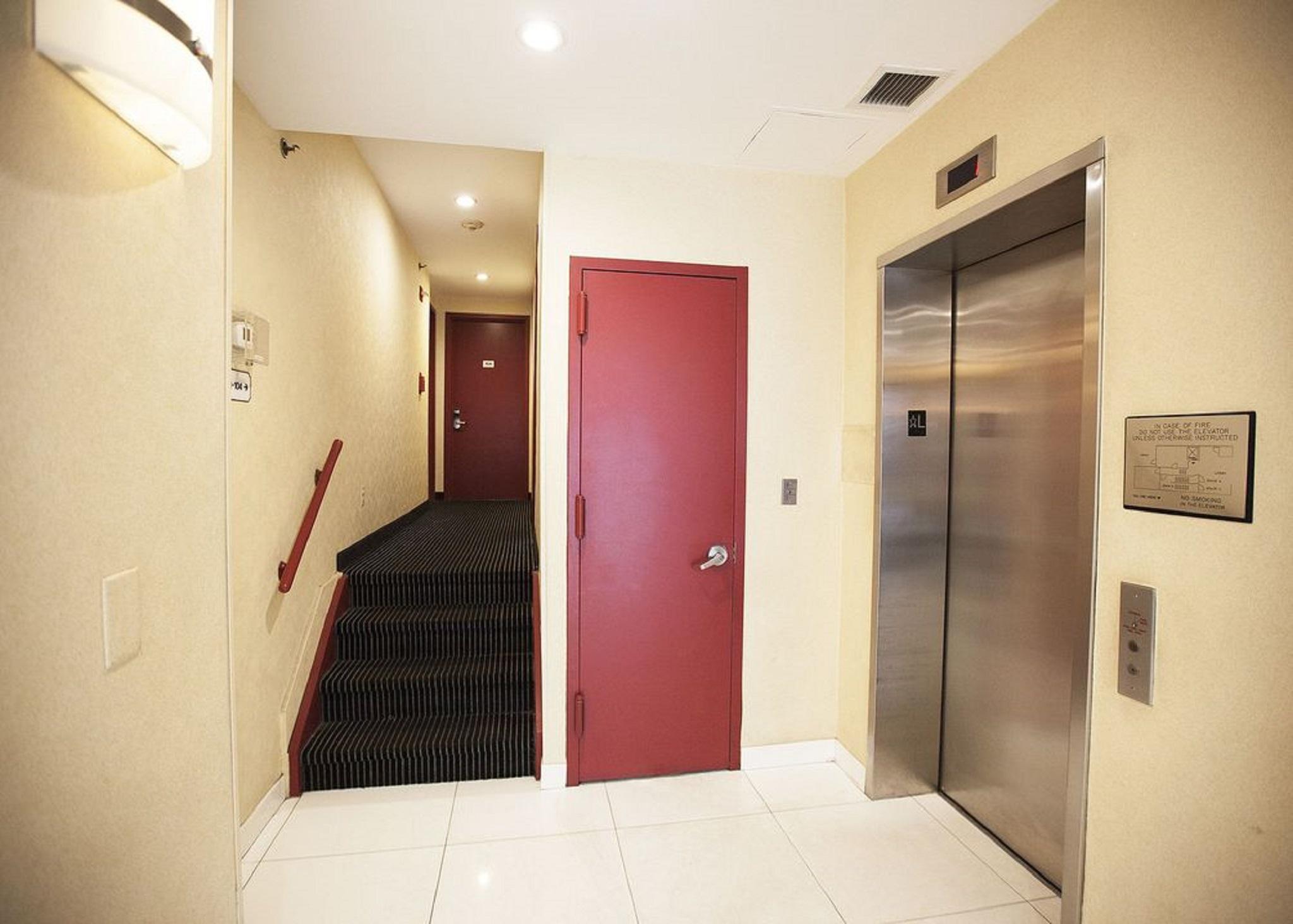 36 Hudson (adults Only)