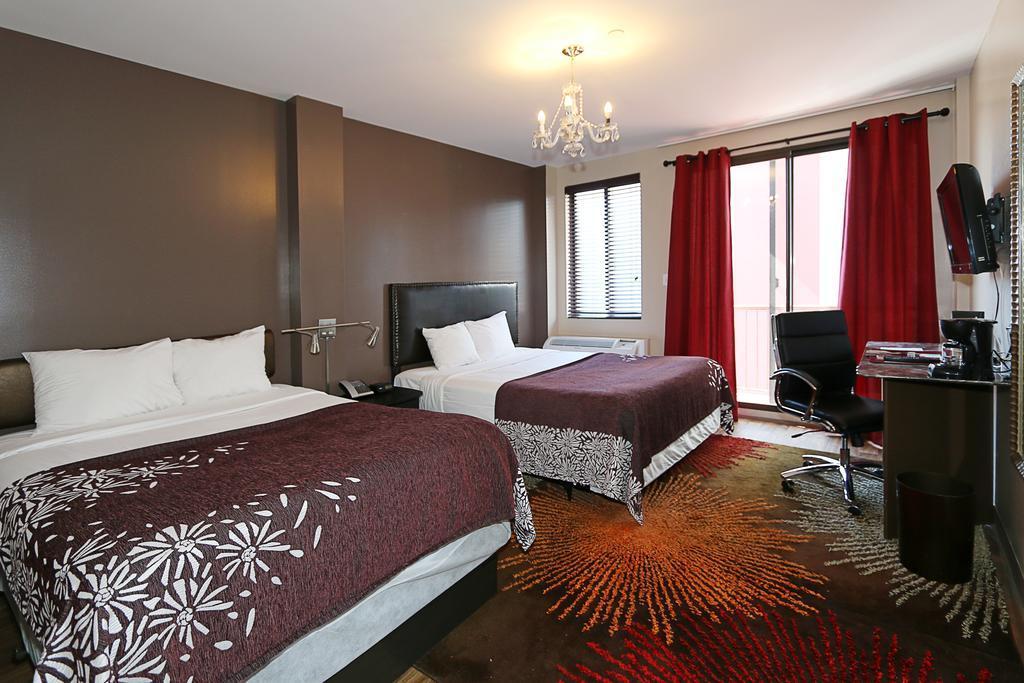 Hotel Vetiver / Manhattan Skyline New York