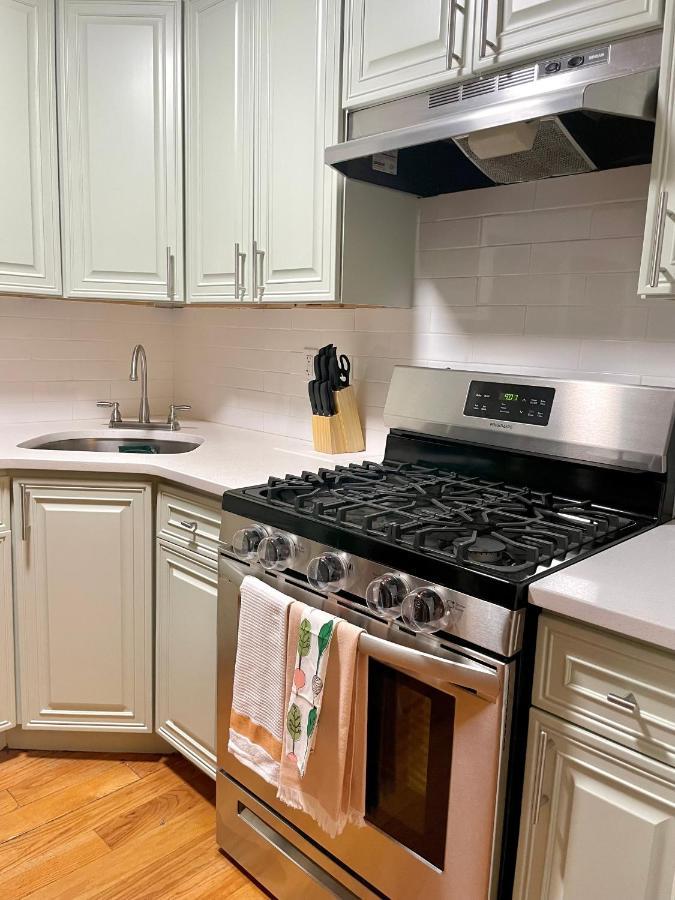 Modern With Parking & Quick Ride To Manhattan Apartment New York
