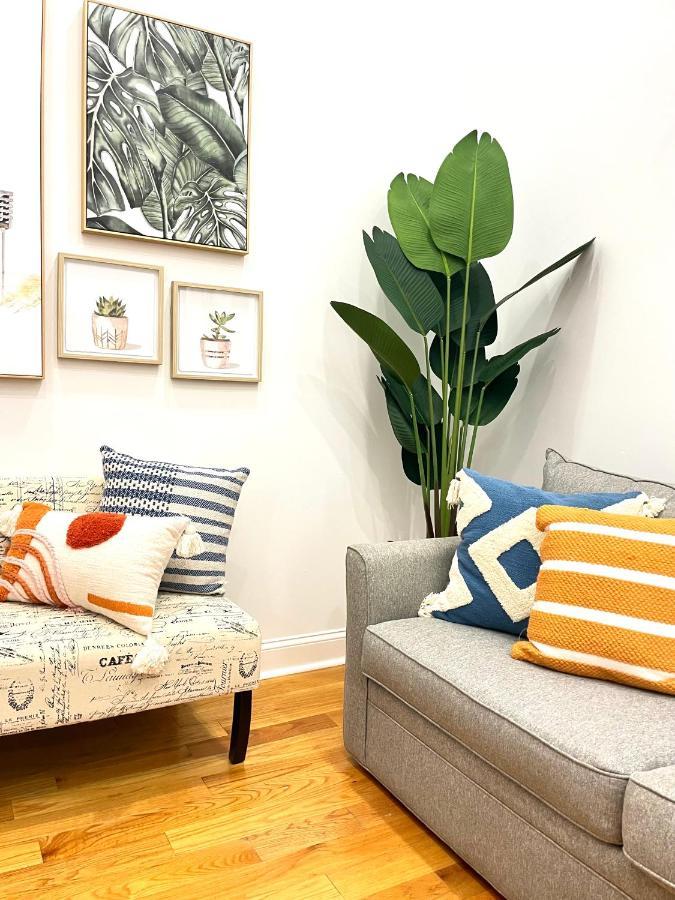 Modern With Parking & Quick Ride To Manhattan