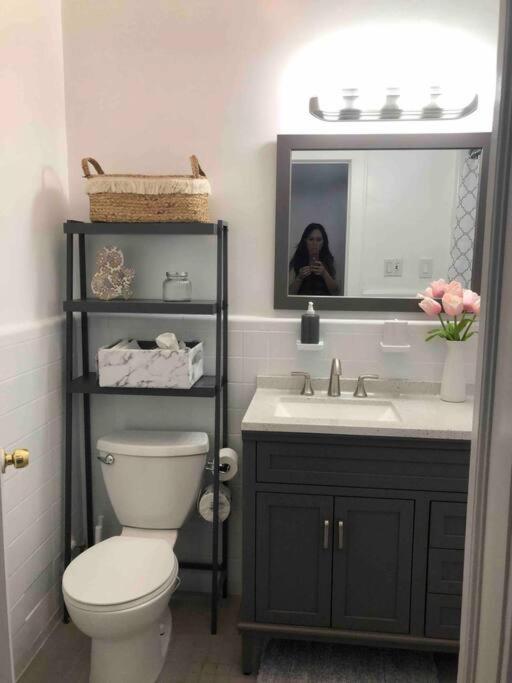 Private In Townhouse W Shared Baths Qn Bed 1-3ppl Apartment New York