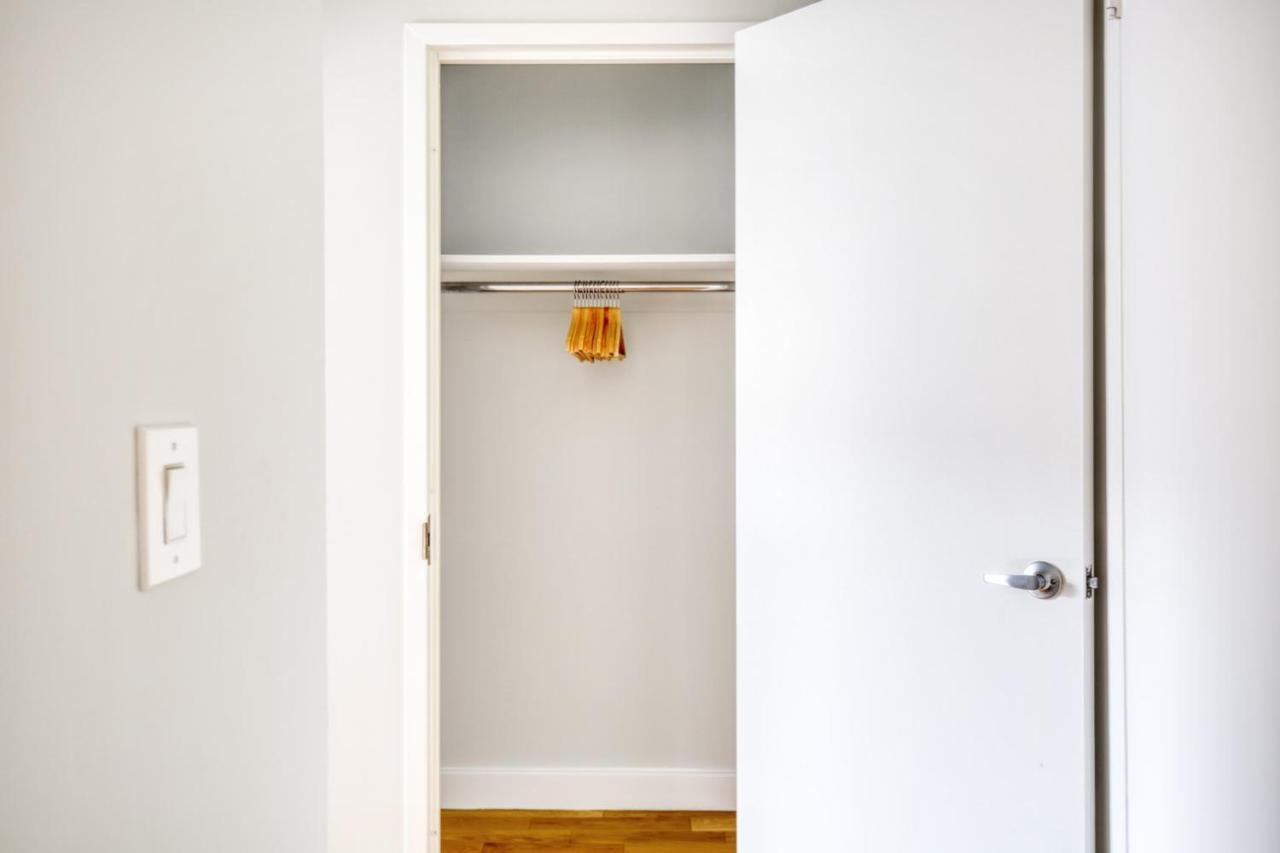 Midtown 1br W Dm Elevator Gym Nr Times Sq Nyc-798 * New York