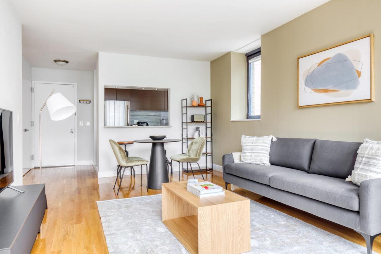 Midtown 1br W Dm Elevator Gym Nr Times Sq Nyc-798 * New York