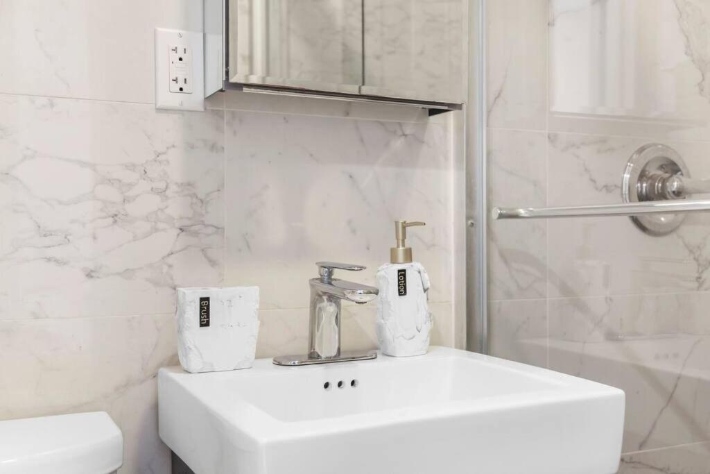 Apartment 69-5b I Stylish Lower East Side 1br Brand New New York
