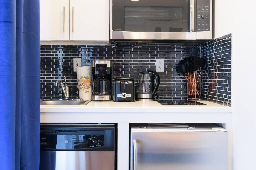 69-4a Quality New Prime Lower East East 1br