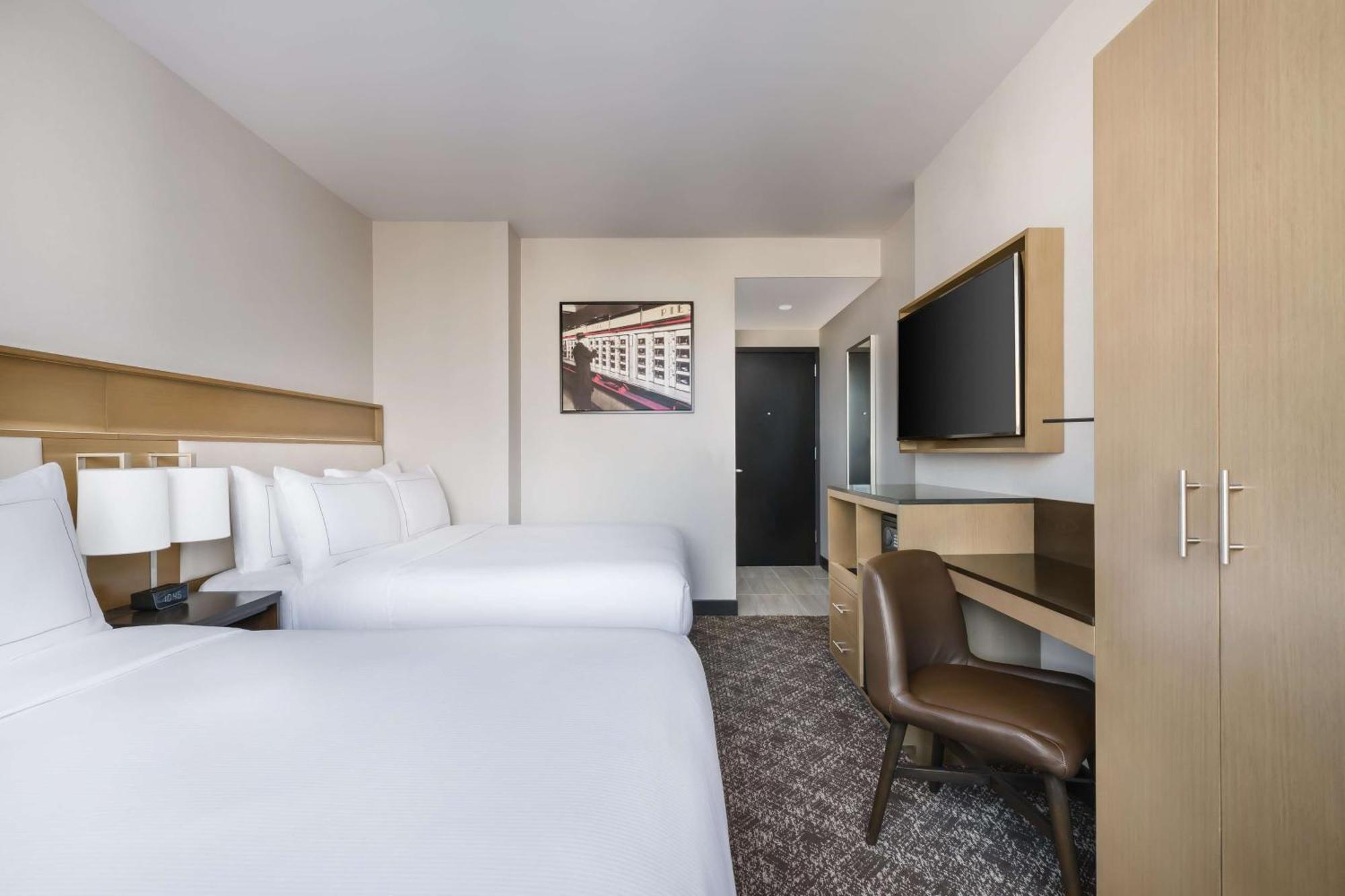 Doubletree By Hilton Times Square South Hotel