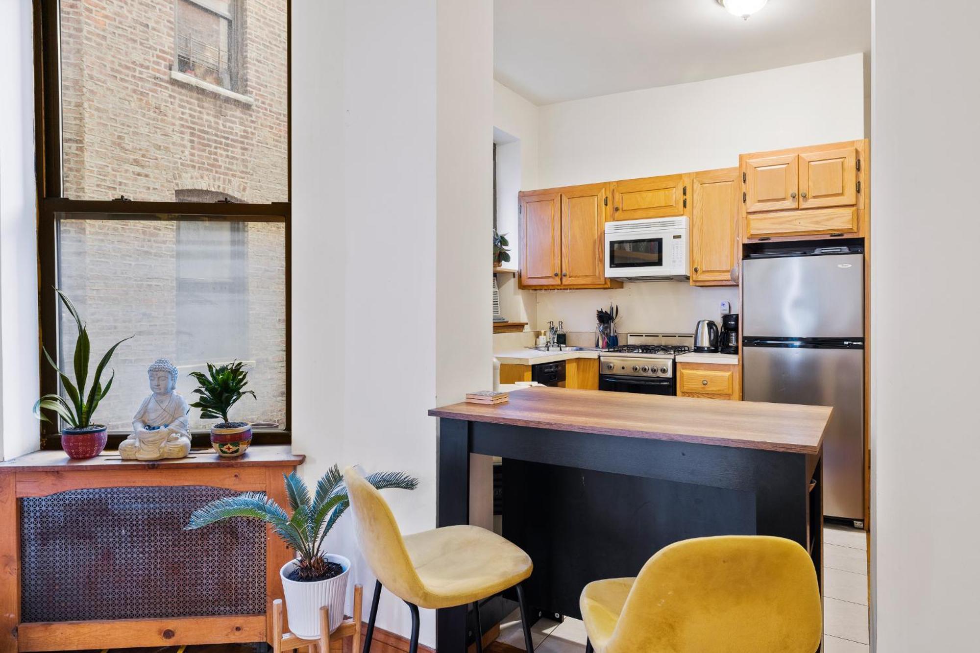 Apartment Living At Columbia *