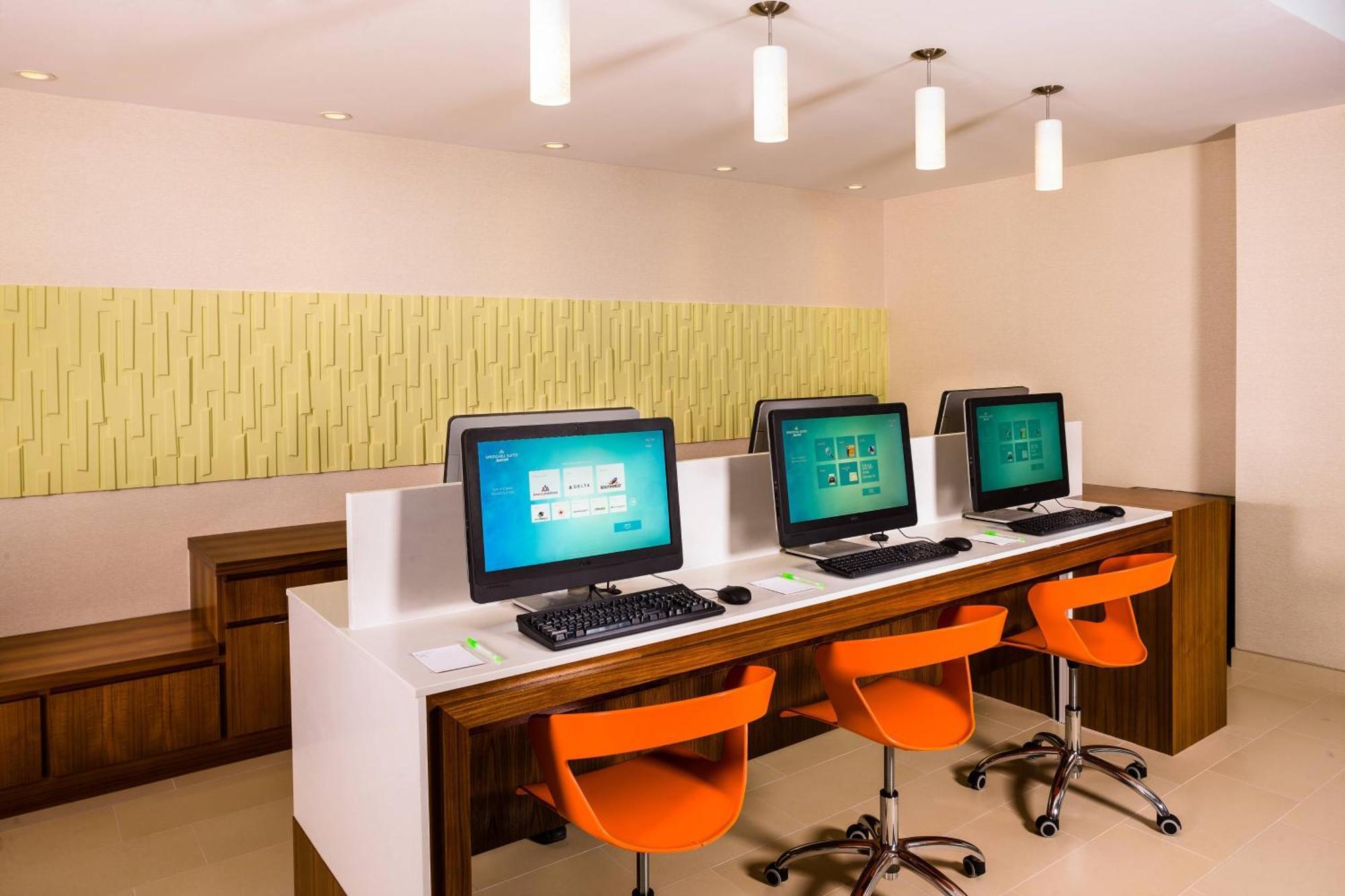 Springhill By Marriott Laguardia Airport Hotel 3*