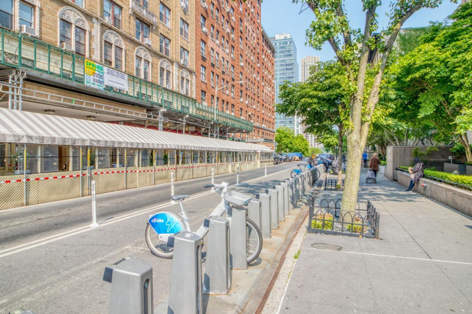 Homey Uws 1br W Gym Nr Park Nyc-137 Apartment
