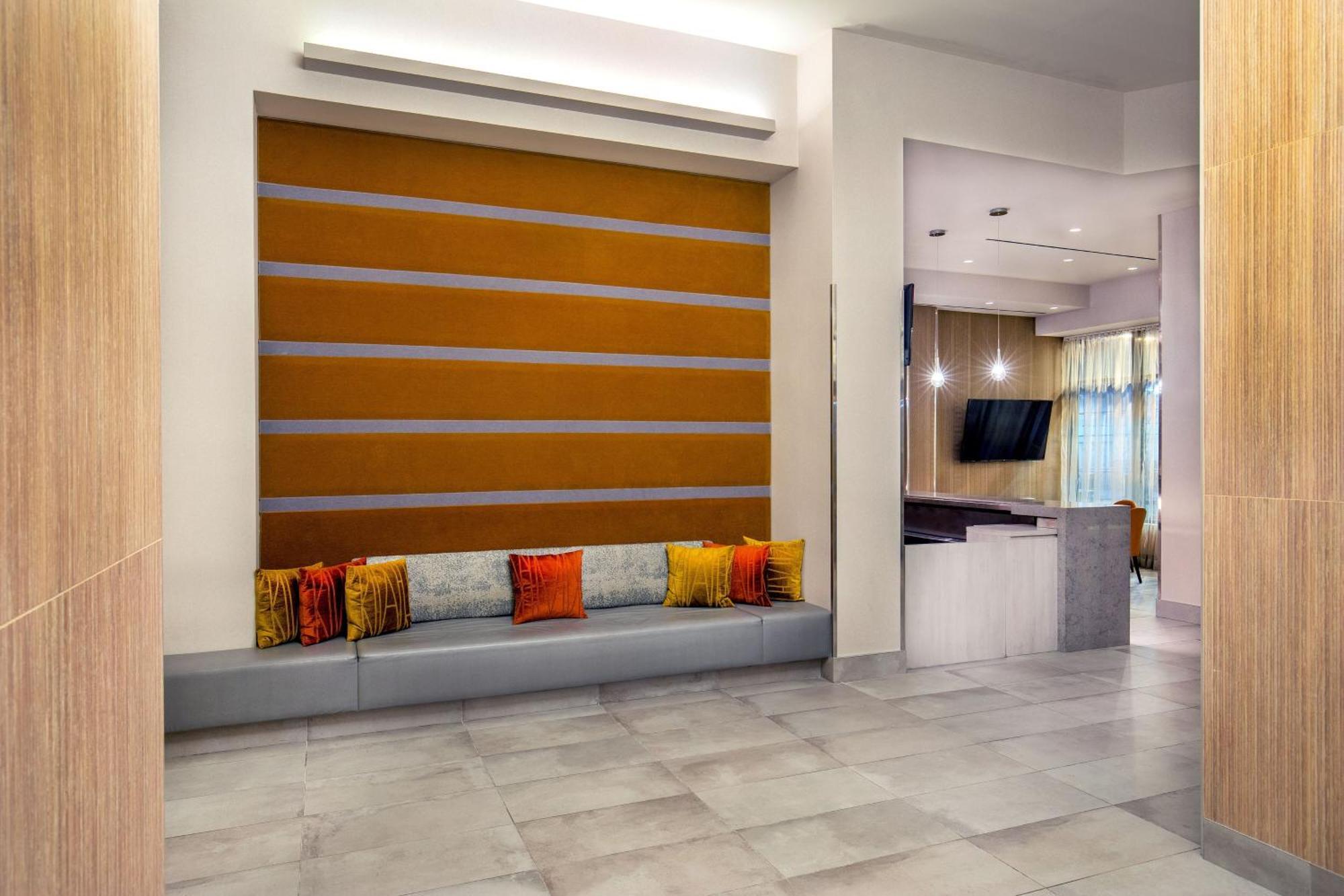 Four Points By Sheraton Midtown - Times Square Hotel