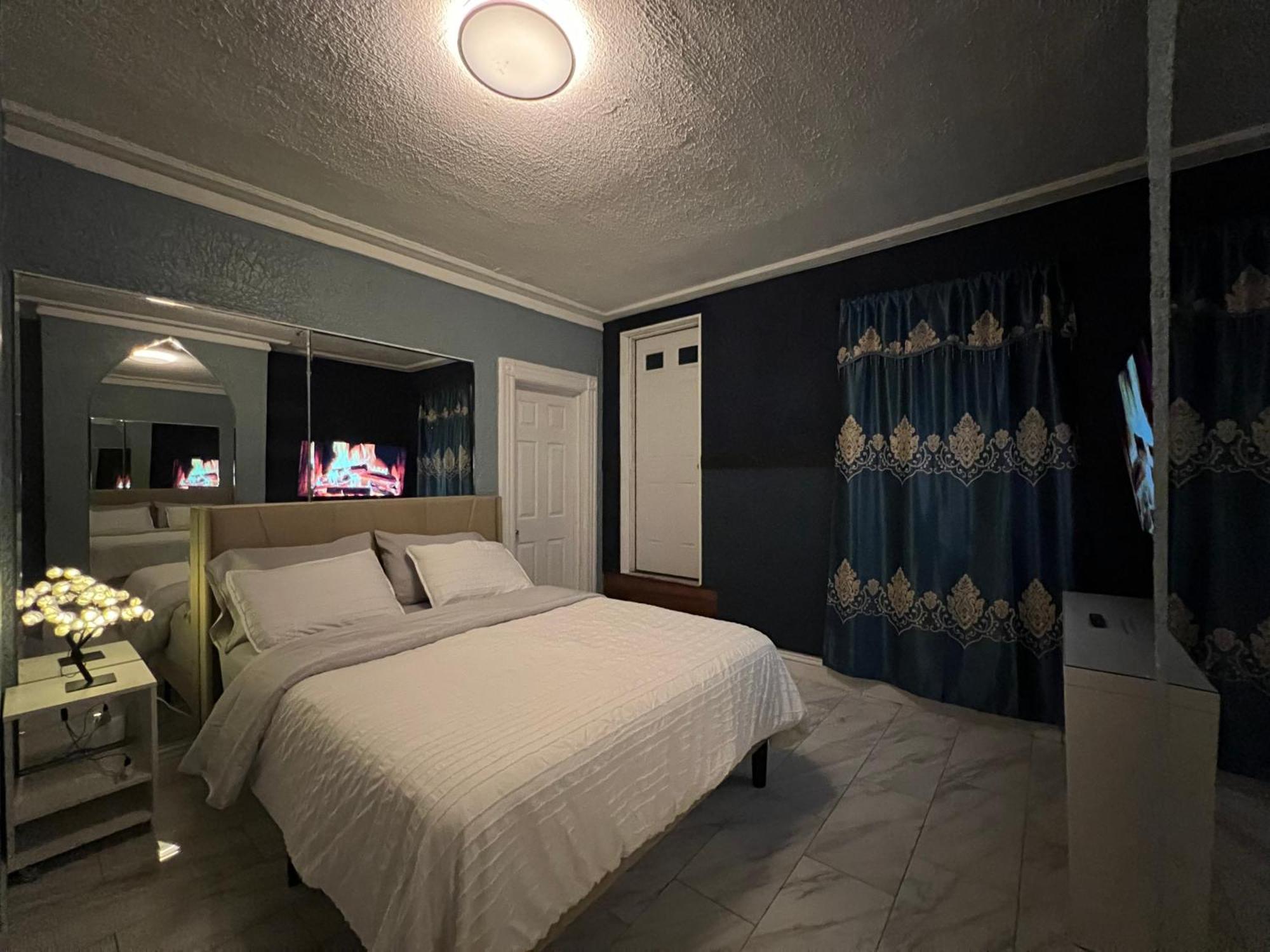 3 Bedrooms In 2nd Floor Modern Brooklyn Home, Close To J Train Guest house