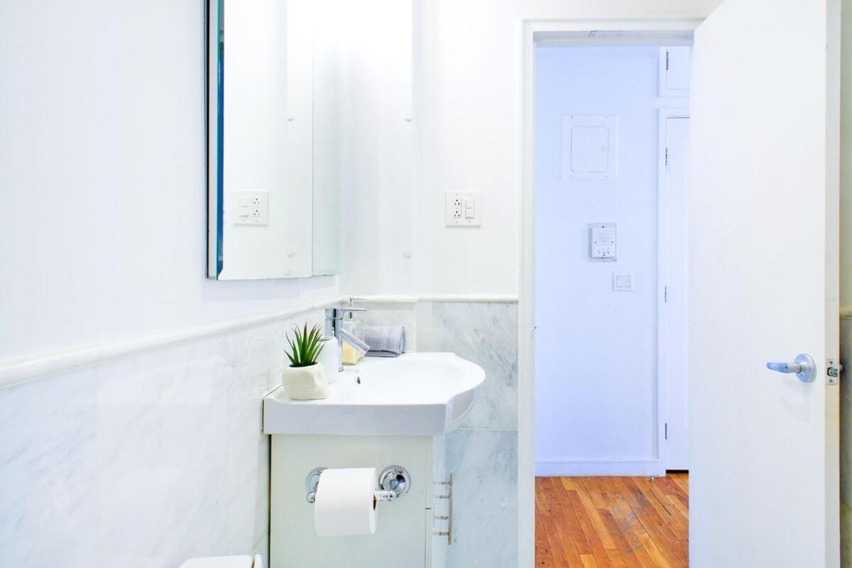 62-3b Prime Ues Holiday home