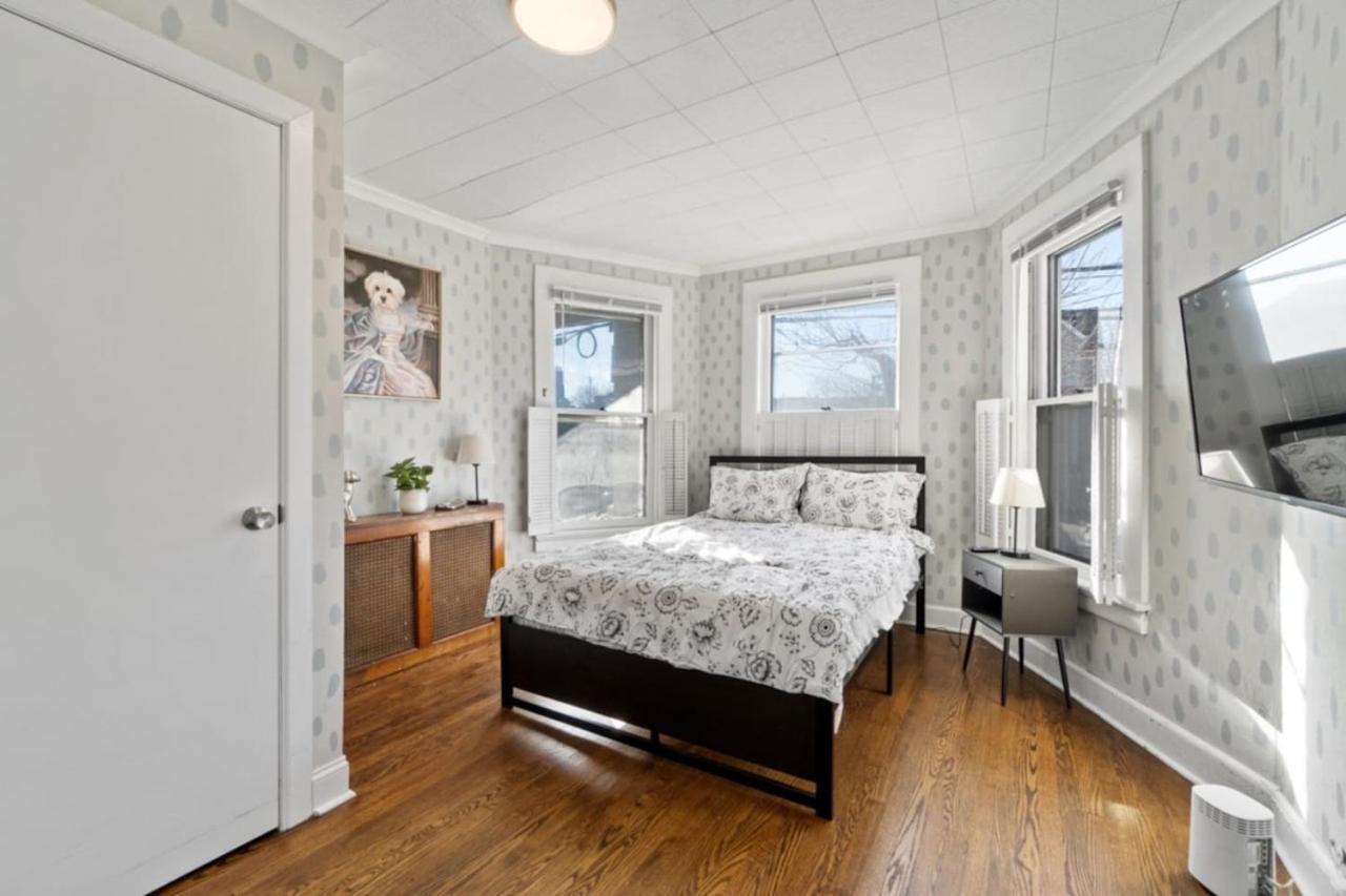 The Whimsical Estate Sleeps 16plus 20m To Nyc Free Parking Holiday home *