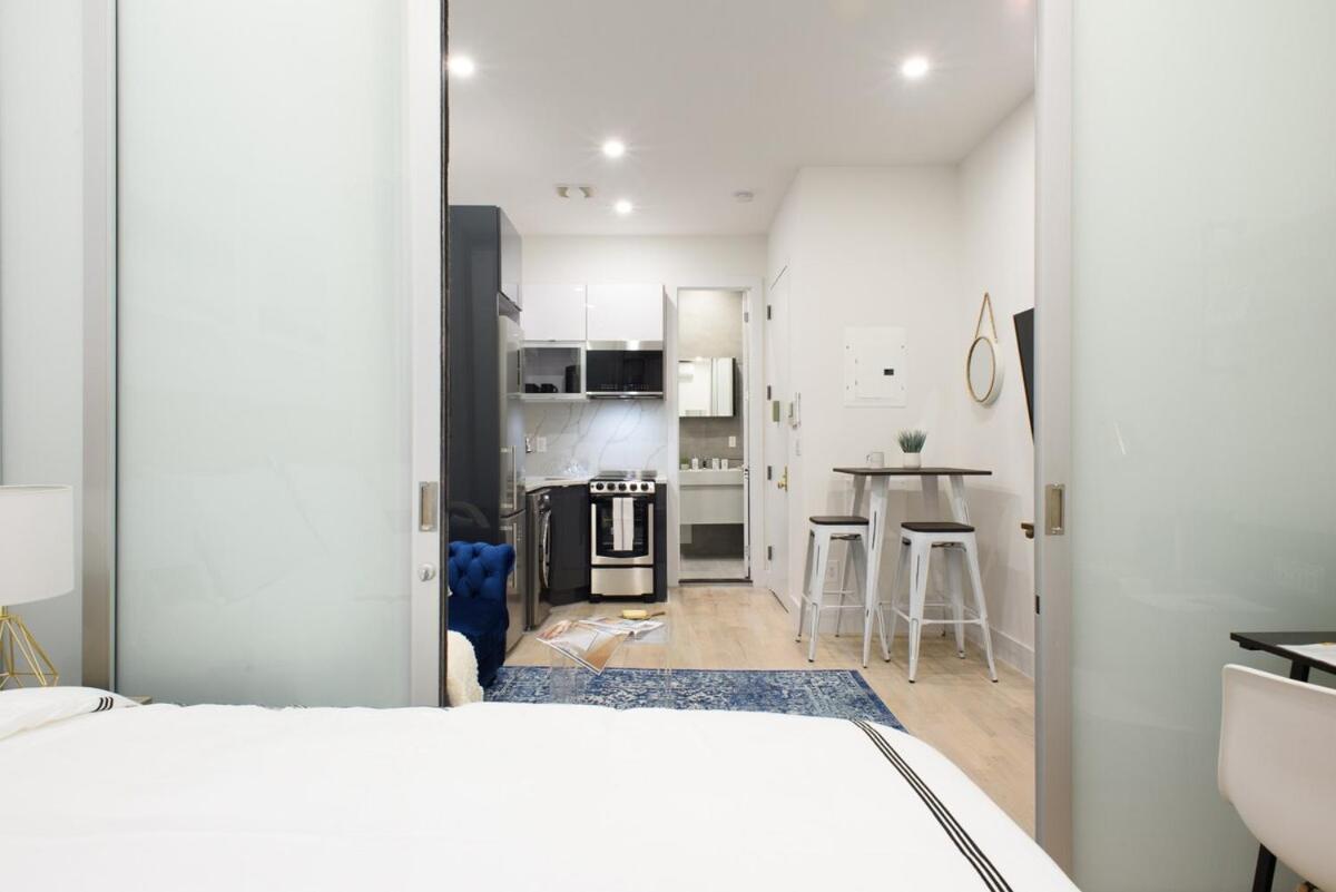 78-1b New 1br Prime Ues Wd In Unit *