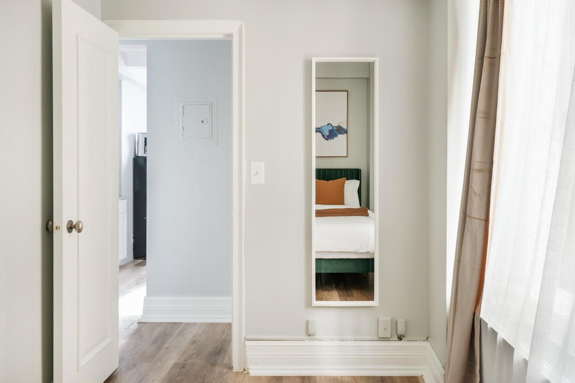 73-608 New 1br 1bth Uws Doorman Gym New York