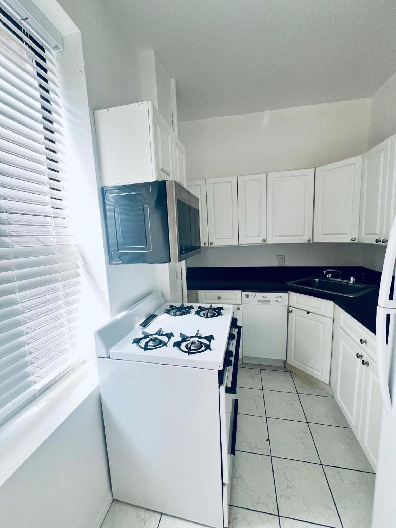 3 Bd Cozy Unit Next To Columbia New York