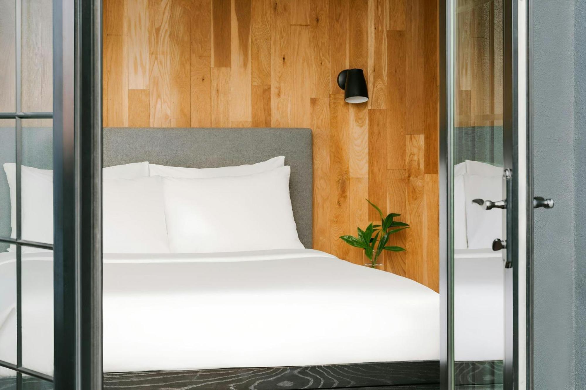 Hotel The Industrialist Gowanus Brooklyn, Sonder