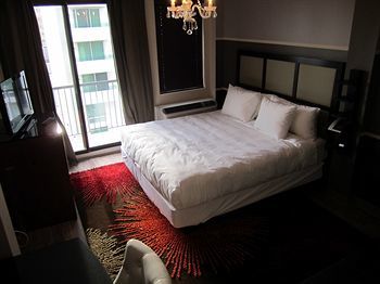 Hotel Vetiver / Manhattan Skyline