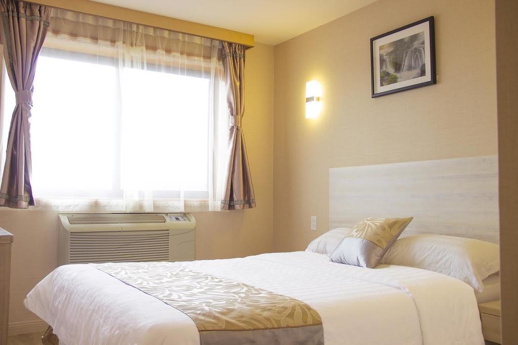 Phoenix Hotel Brooklyn Sunset Park (Adults Only) Hotel