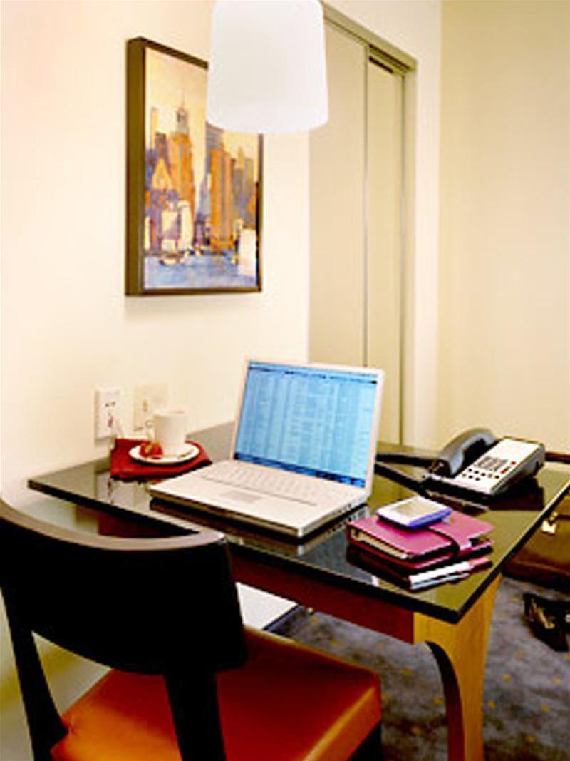By Marriott Manhattan/times Square 4*