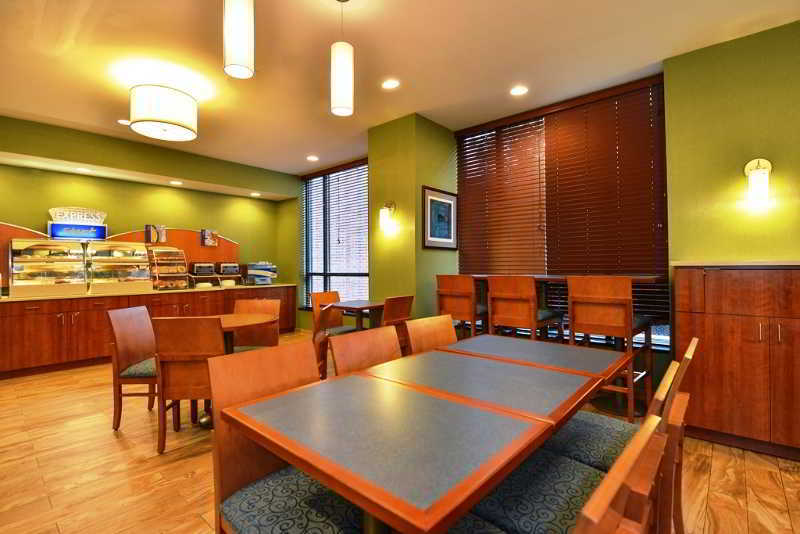 Express Manhattan Midtown West By Ihg Hotel New York