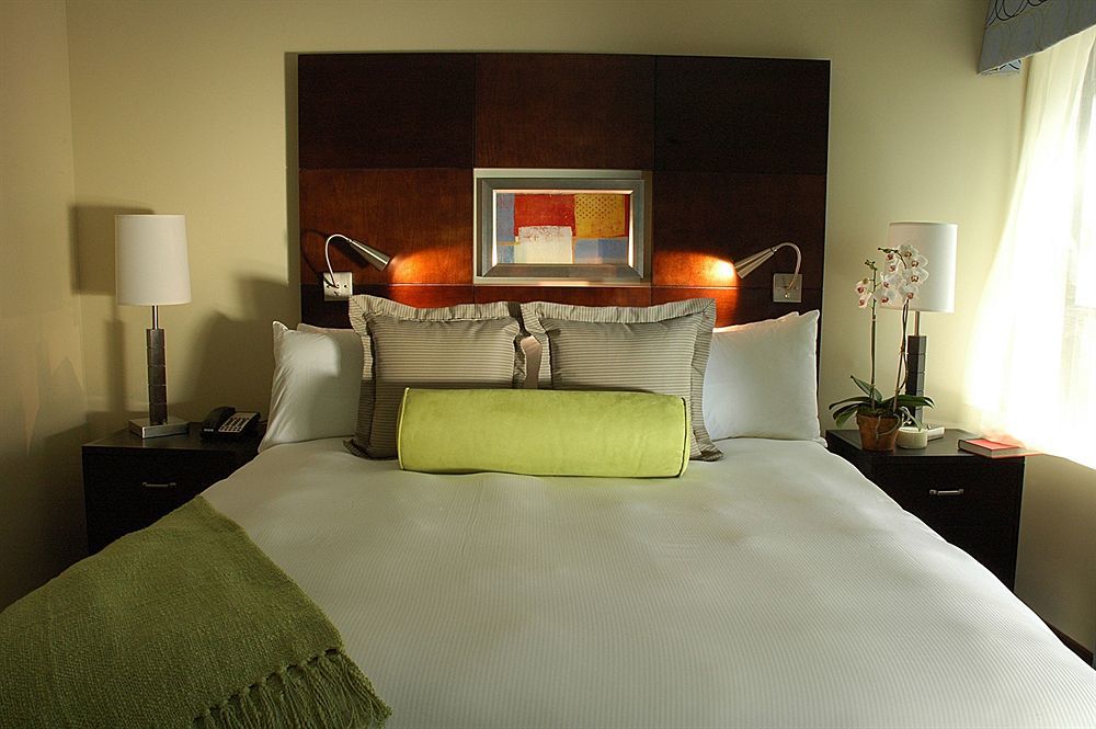 Aura Times Square Newly Renovated 4*