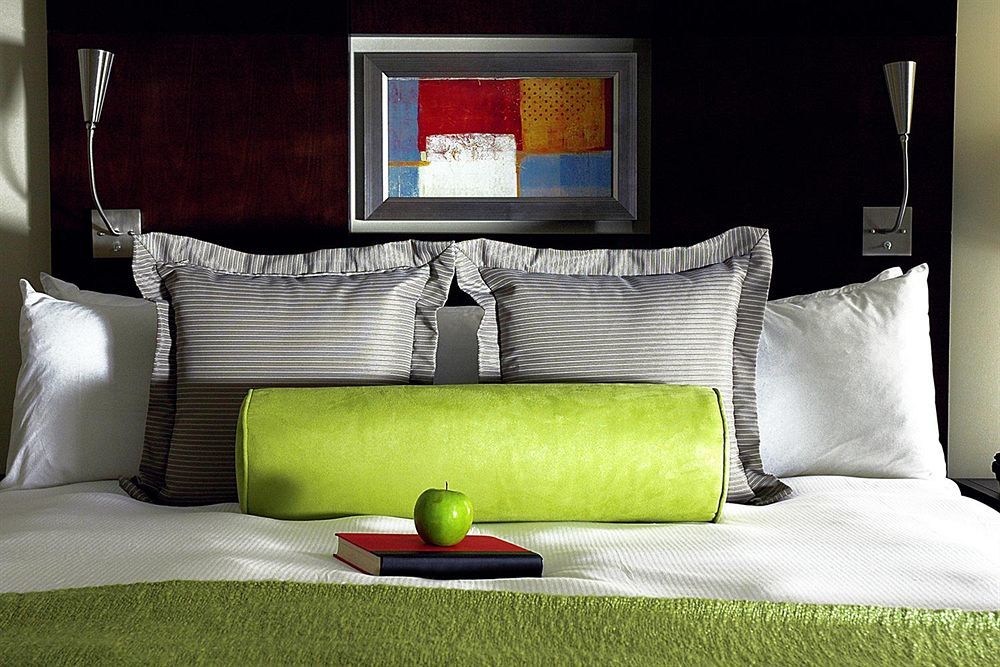 Hotel Aura Times Square Newly Renovated 4*