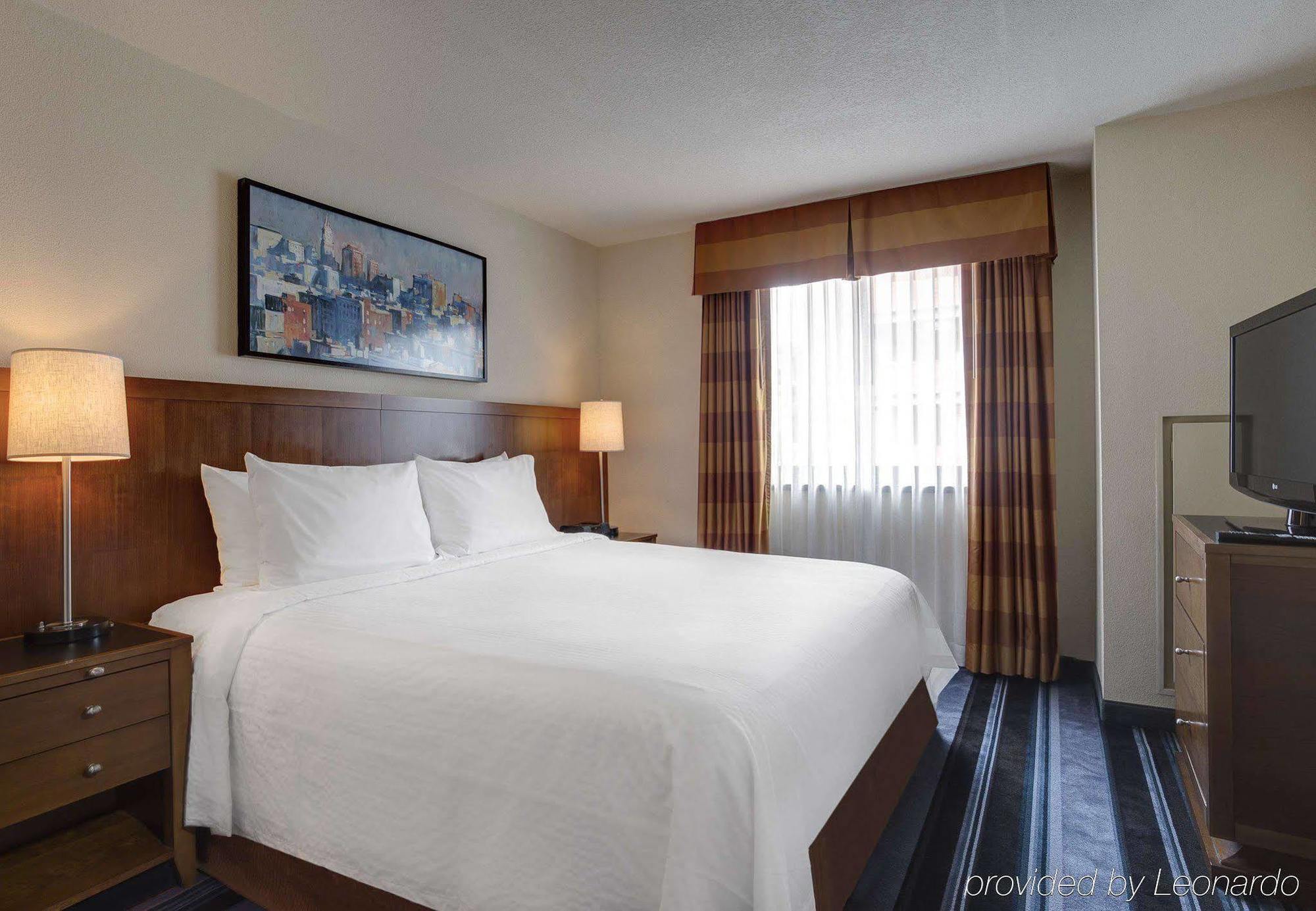 Hotel By Marriott Manhattan/times Square 4*