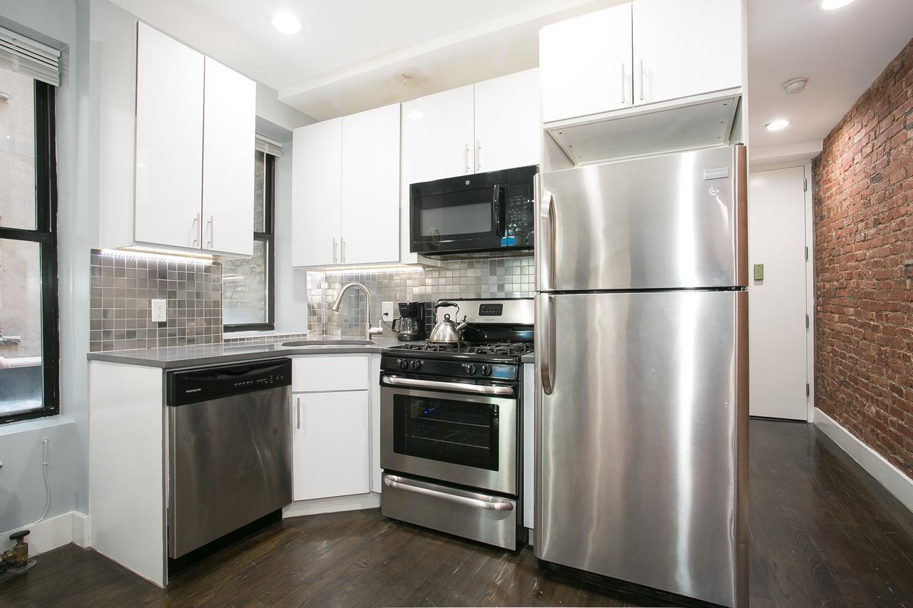 Harlem: Renovated Apartments Apartment