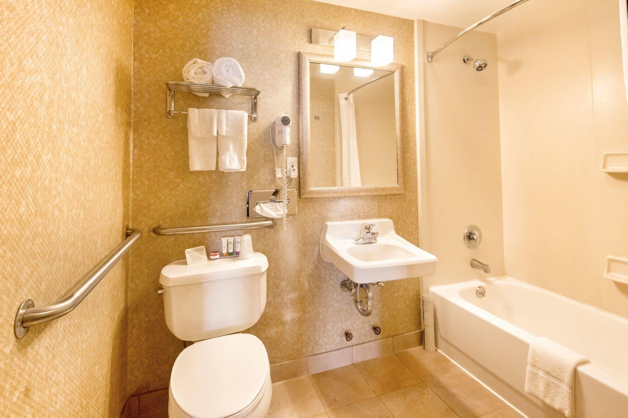 Hotel Flushing 2*