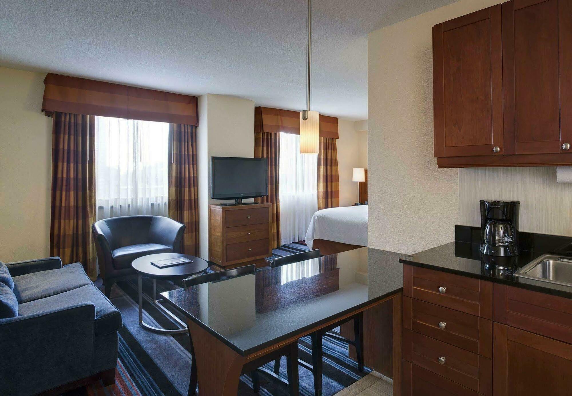 By Marriott Manhattan/times Square New York