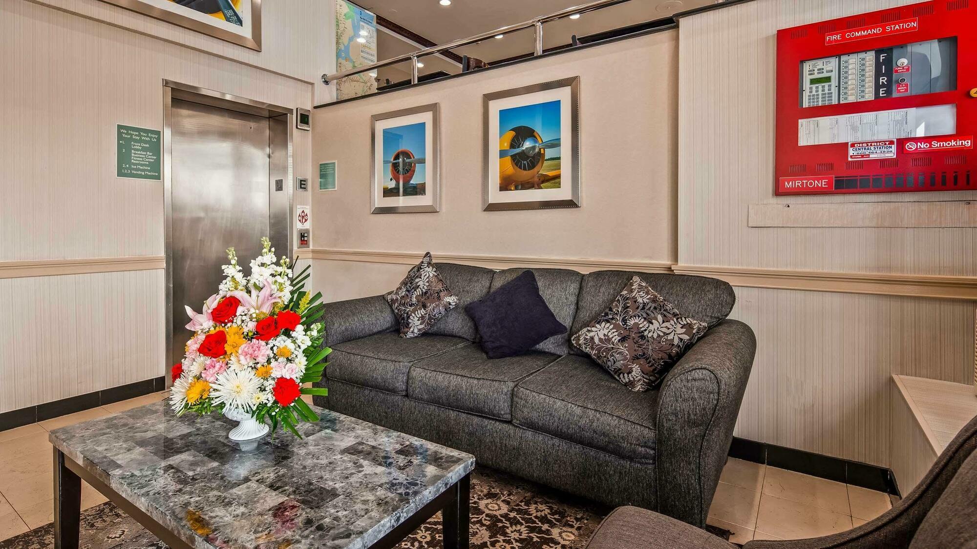 Western Jfk Airport 3*