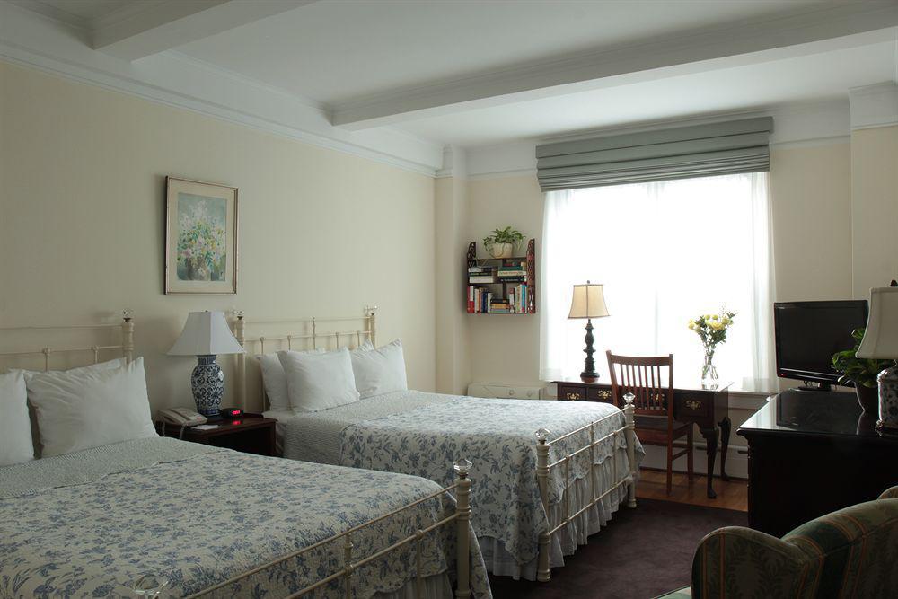 Hotel Roger Smith