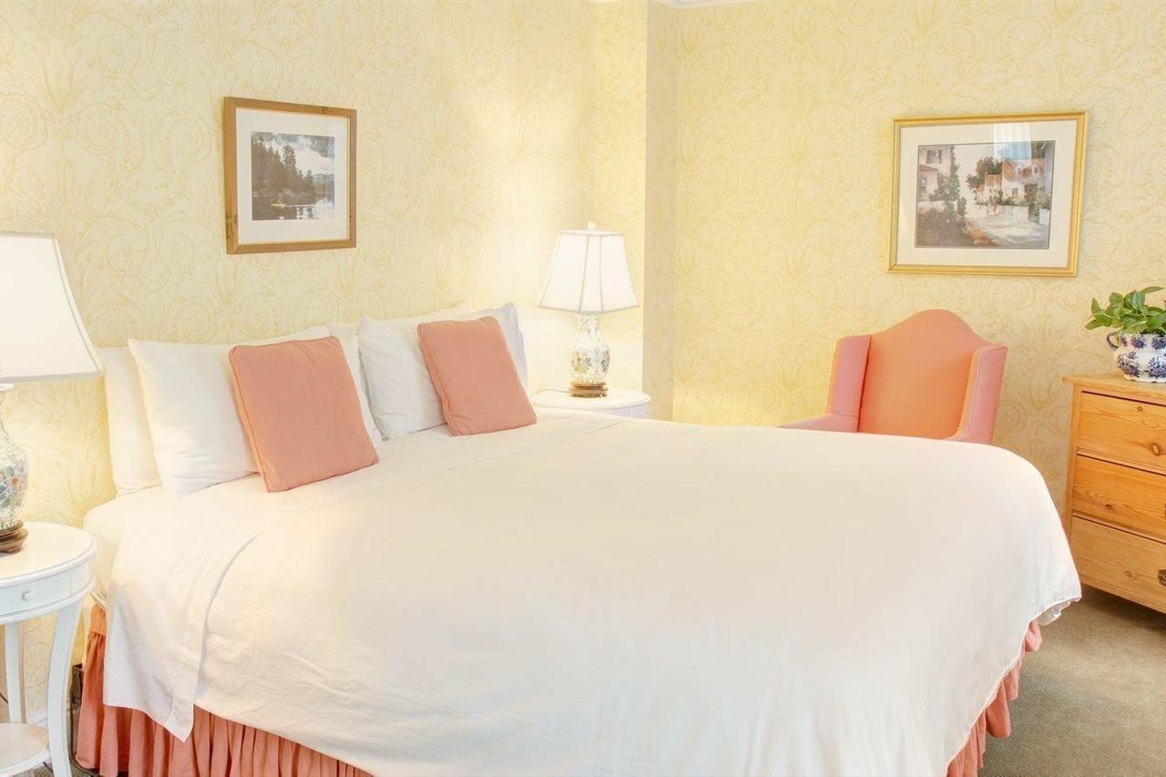 Roger Smith Hotel