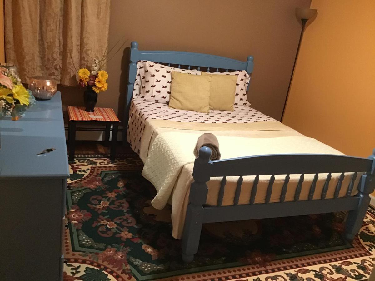 Homestay Beautiful Near Jfk And Close To Laguardia Airports *