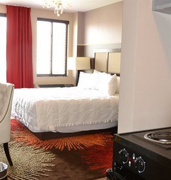 Vetiver / Manhattan Skyline Hotel 3*