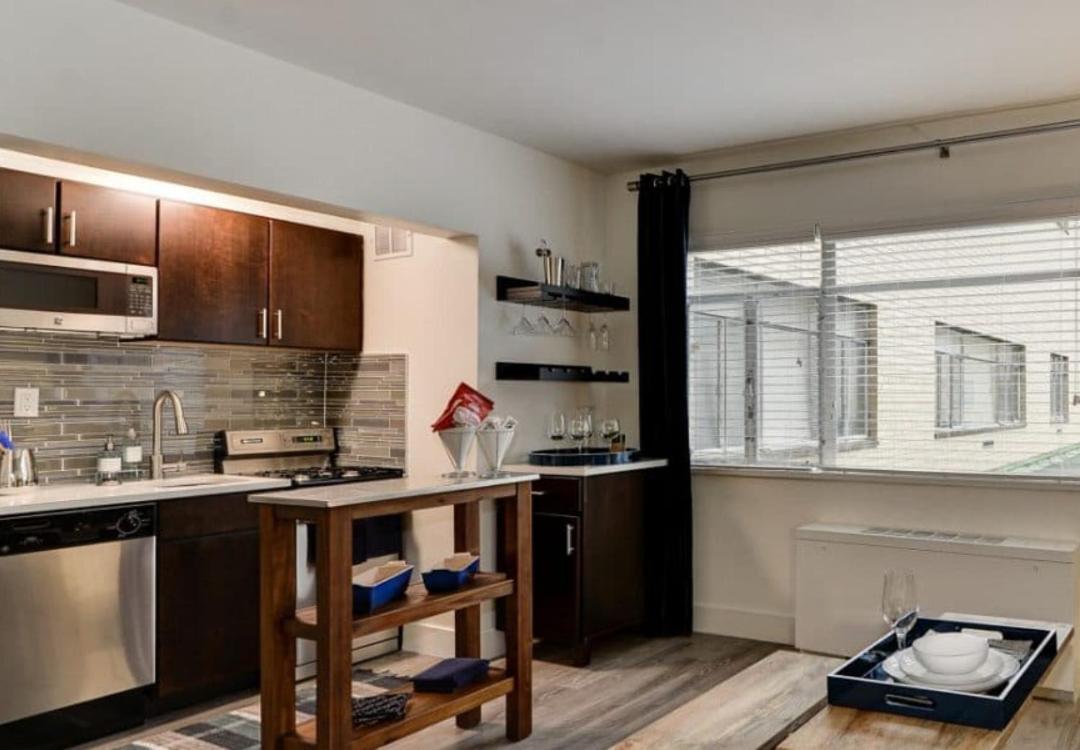 East Hells Kitchen 30 Day