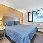 Casa Blanca Hotel Brooklyn