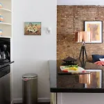 26-3B 1Br Prime Gramercy Wd In Unit Courtyard