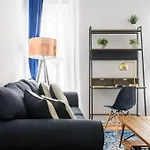 428-3R Spacious Prime Midtown 2Br Newly Furnished