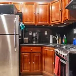 Stylish And Cozy 1 Bedroom Apartment In Bedstuy