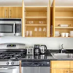 Lic 1Br W Wd Elevator Doorman Nr E River Nyc-852