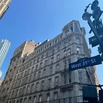 Hotel And The City, Empire State Building
