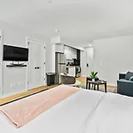 Luxe Studio Suite With Charming Juliet Balcony