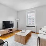 1Br W Gym Nr Chelsea Mkt Meatpacking Nyc-18