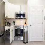 240-11 New Studio Prime Upper East W&D